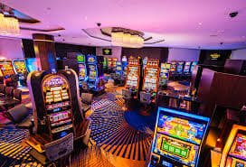 567MMK Wave Money KBZPay AYA Pay ဖြင့် ငွေဖြည့်၍ Sportsbook ကစားနေသောမြင်ကွင်း